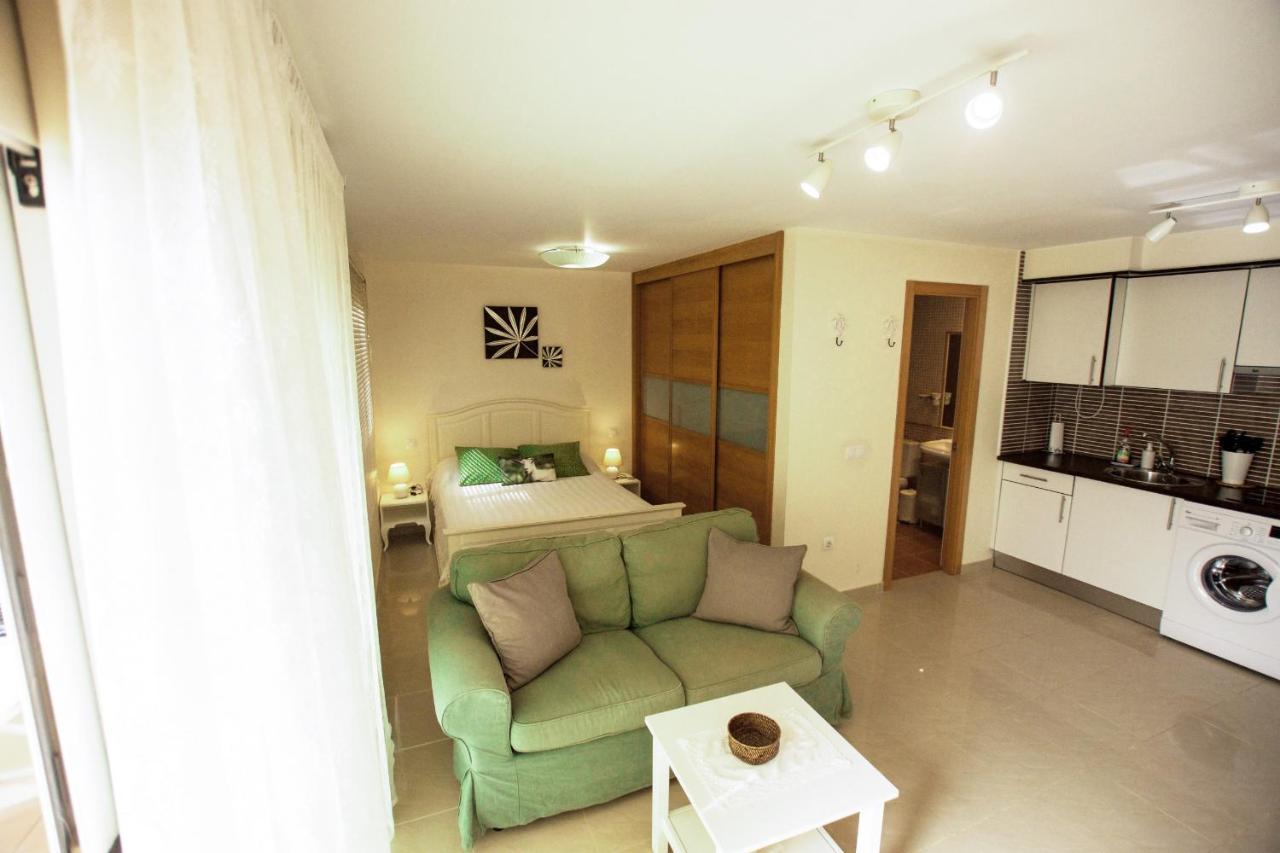 Book Jet - Hibiscus Beach Front كوستا كالما المظهر الخارجي الصورة
